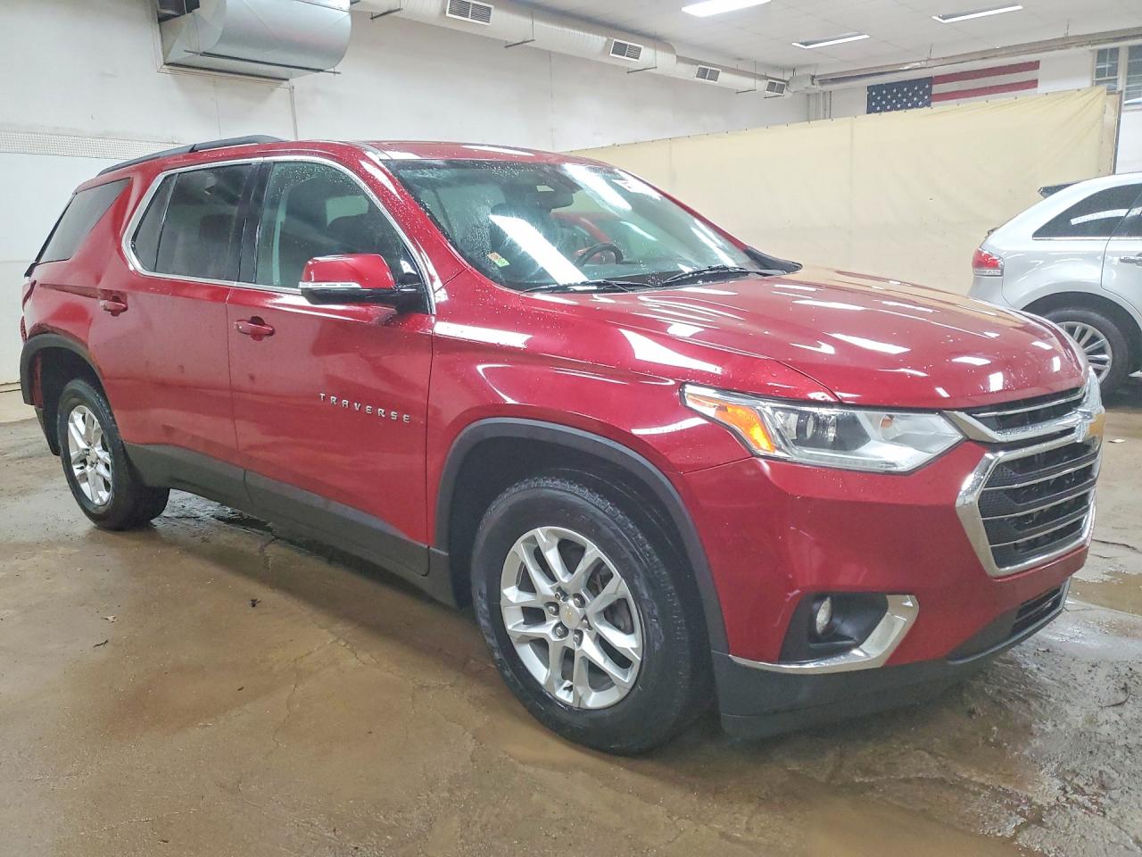 2019 CHEVROLET TRAVERSE LT photo 4