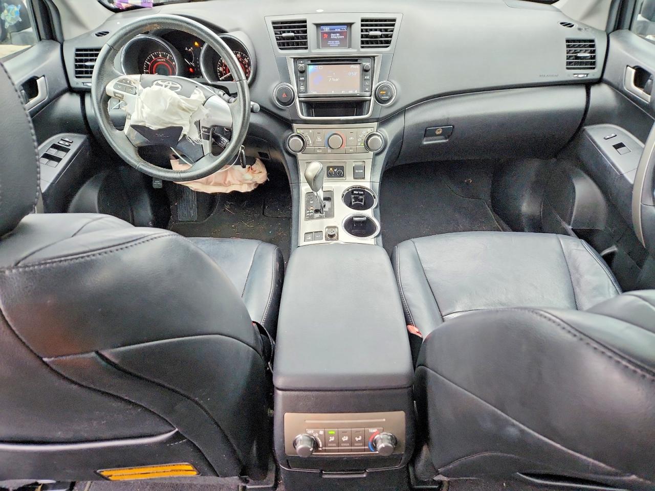 2013 TOYOTA HIGHLANDER SE photo 22