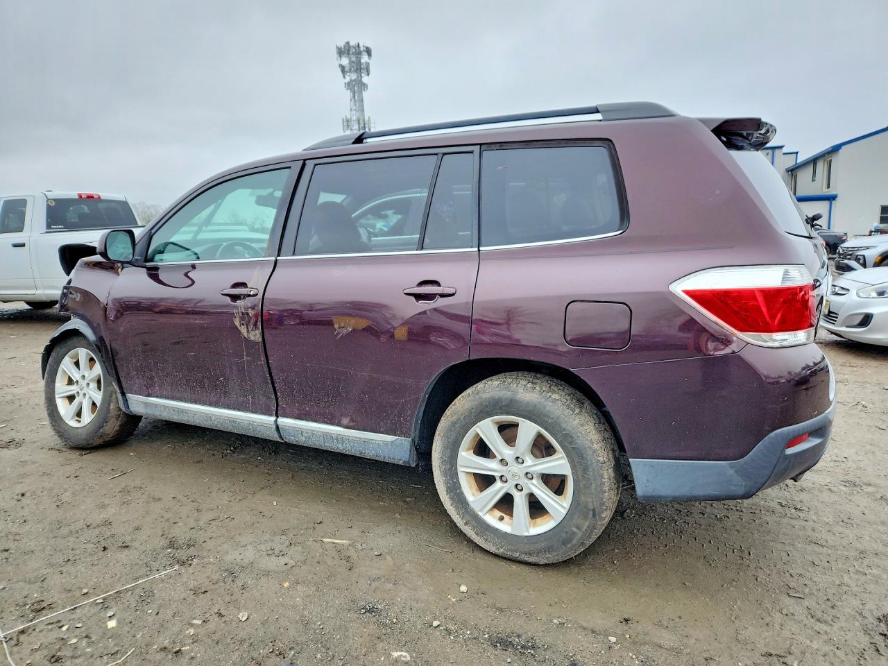 2013 TOYOTA HIGHLANDER SE photo 4
