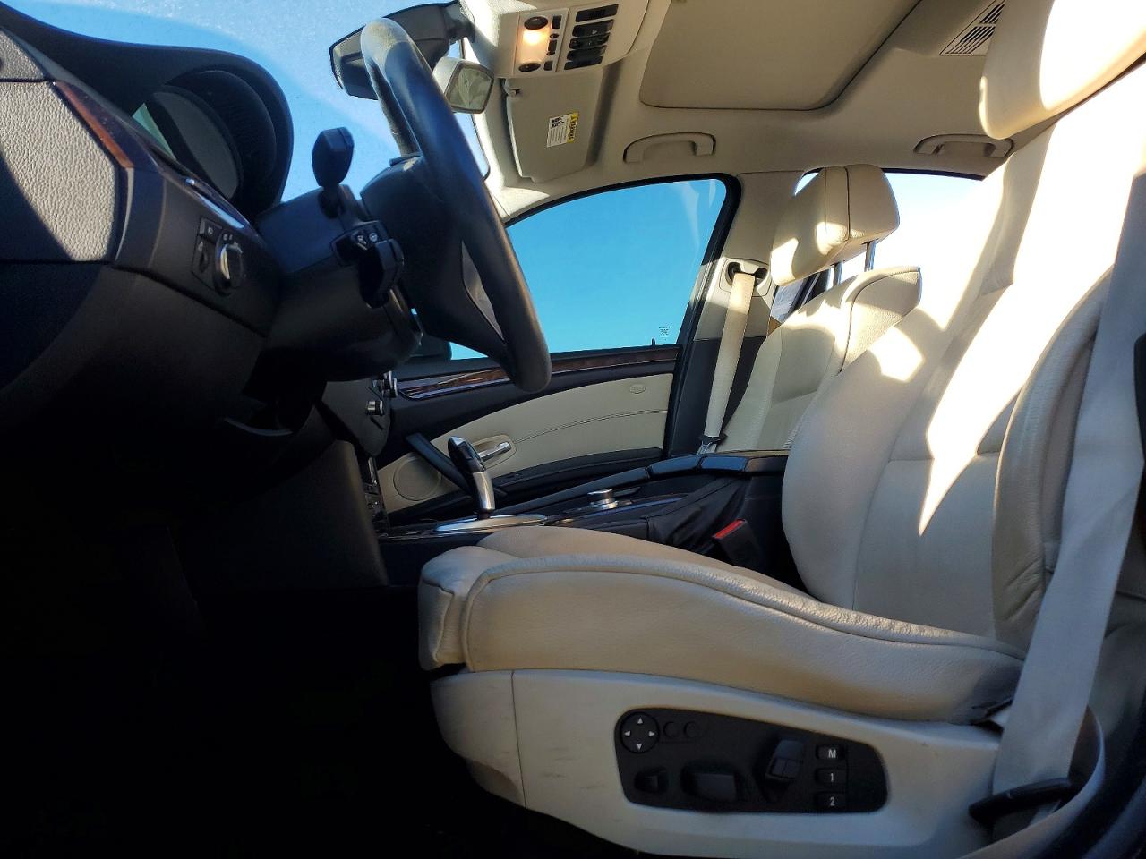 2010 BMW 535 XI photo 19