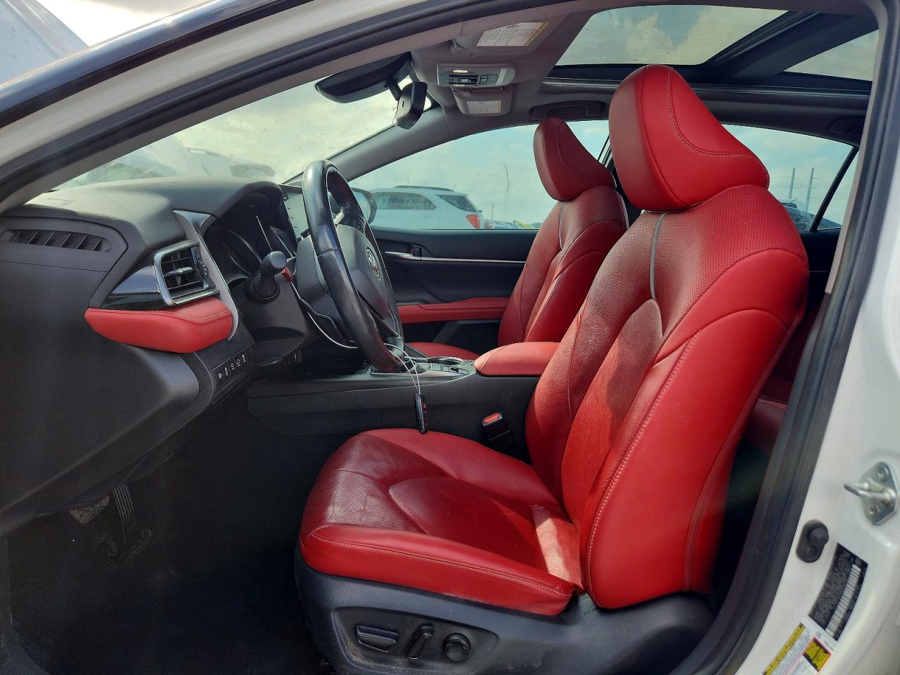 2021 TOYOTA CAMRY XSE V6 photo 7