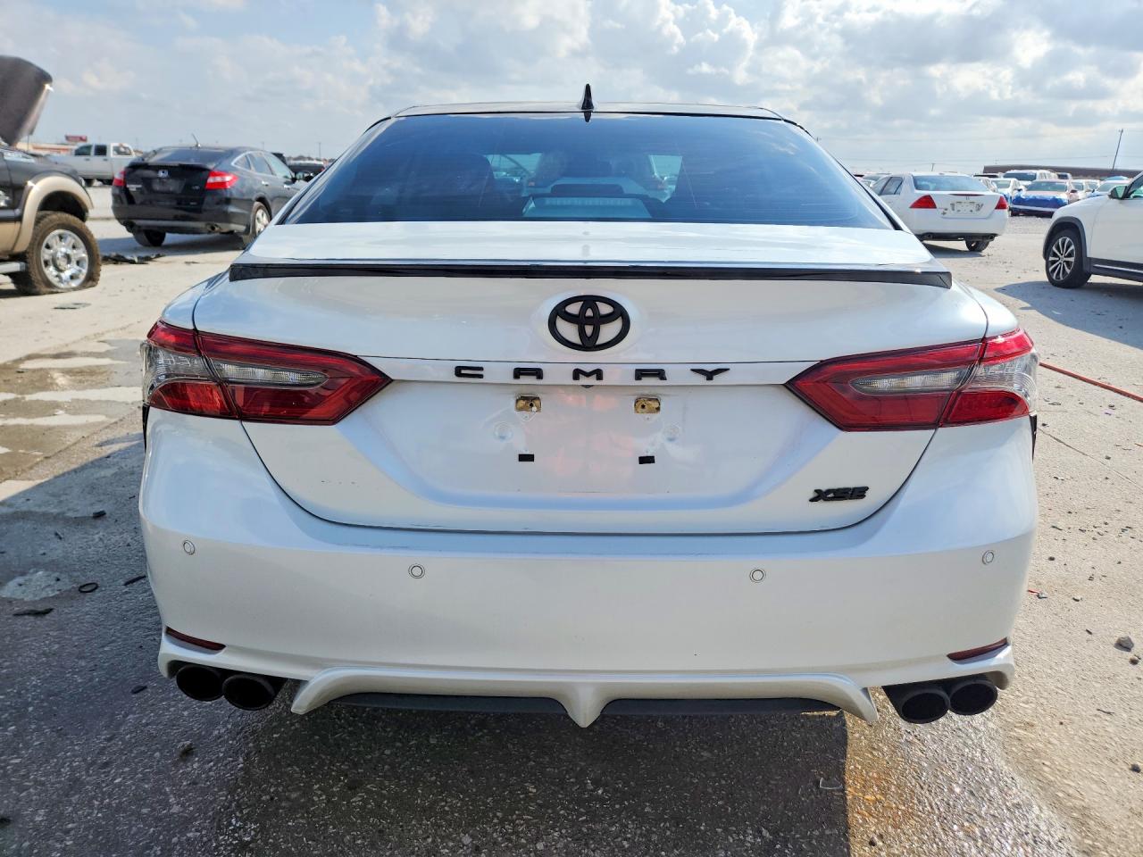 2021 TOYOTA CAMRY XSE V6 photo 6