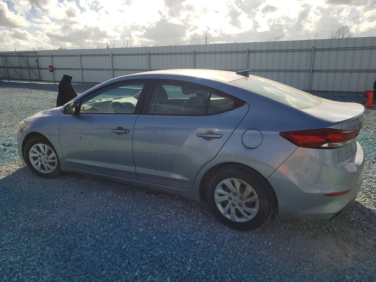 2017 HYUNDAI ELANTRA SE photo 3
