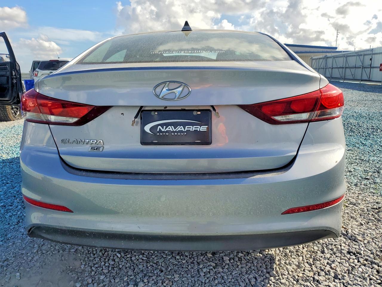 2017 HYUNDAI ELANTRA SE photo 11