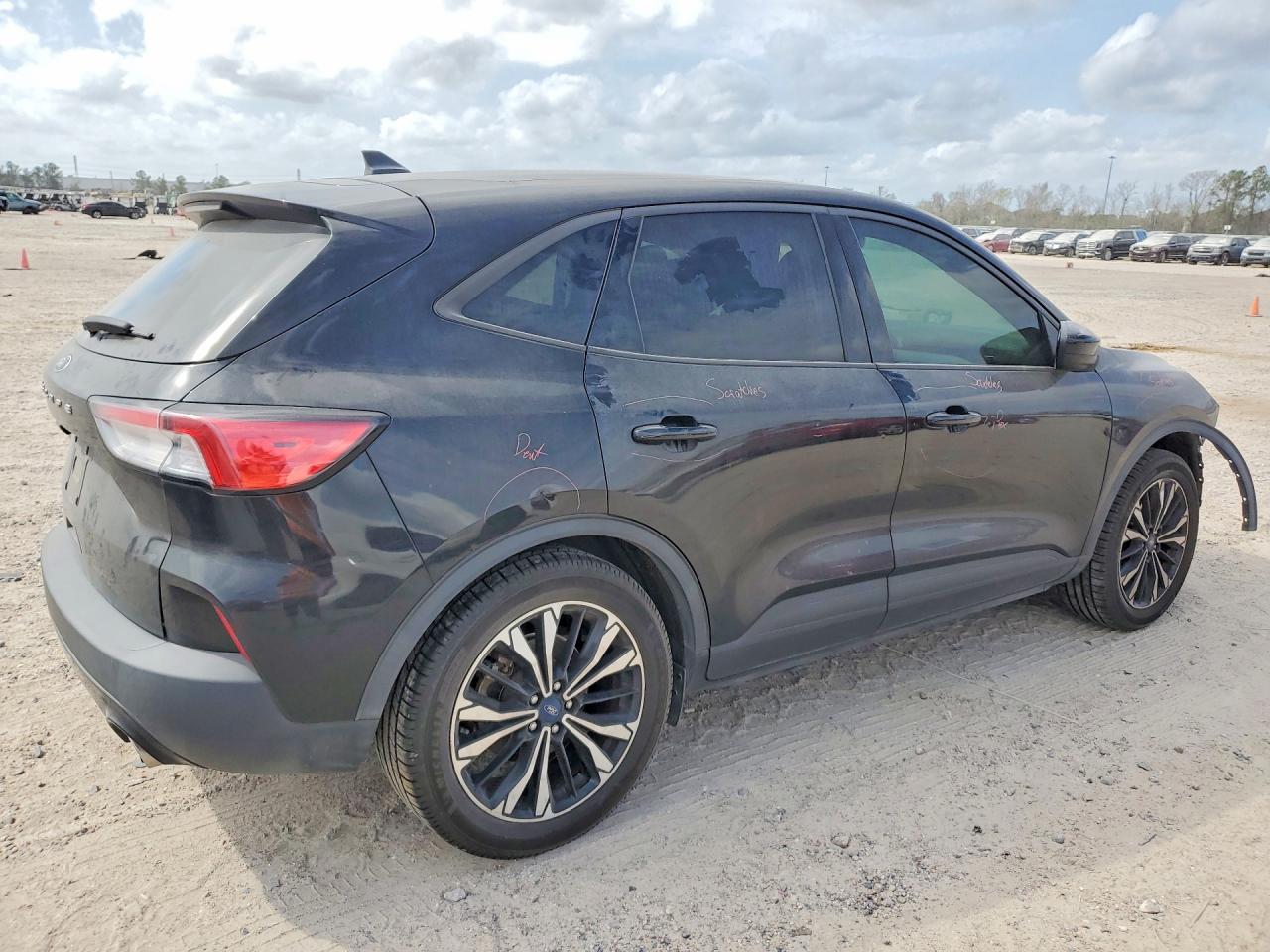 2022 FORD ESCAPE photo 5