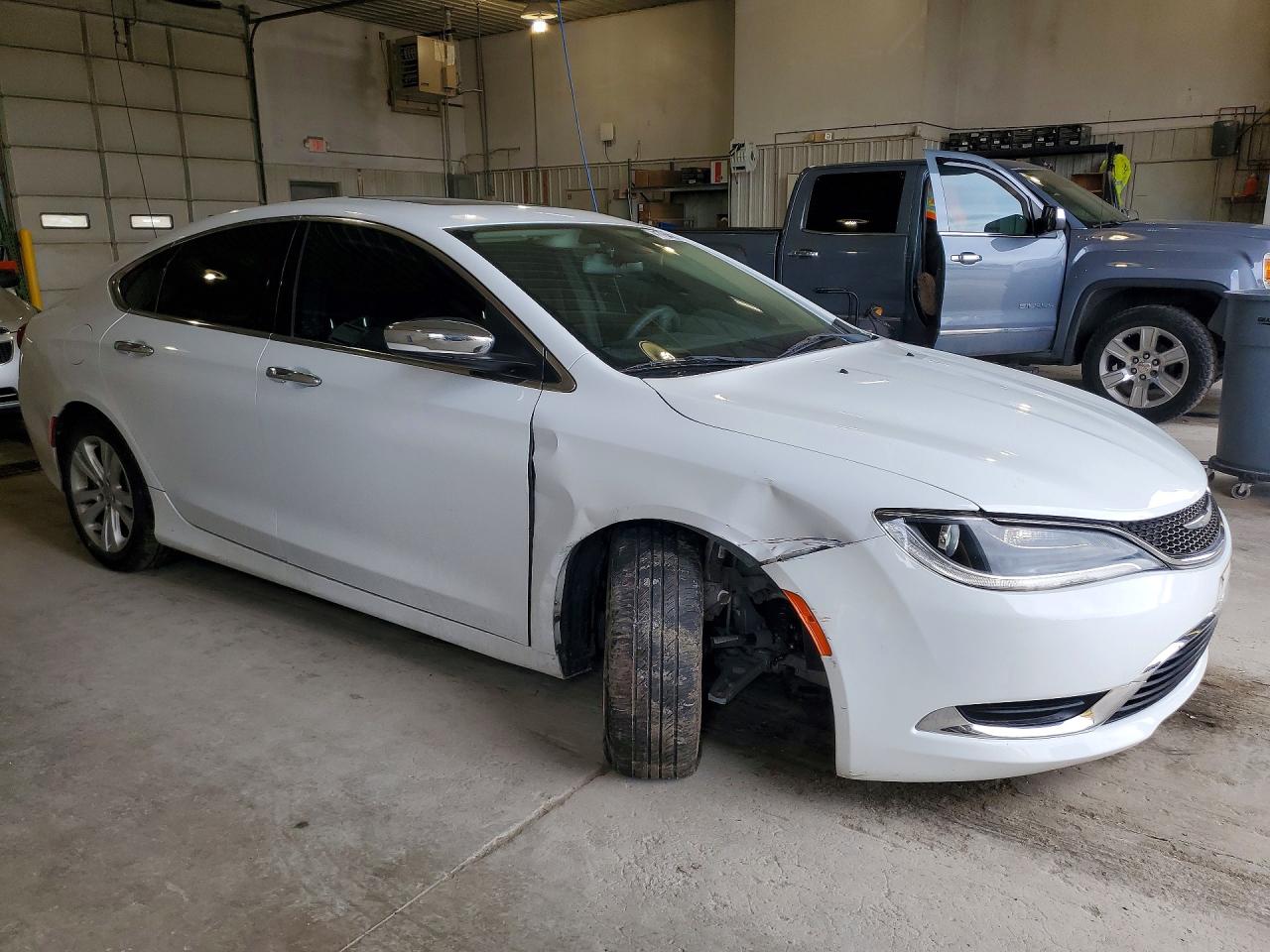 2016 CHRYSLER 200 LIMITED photo 4