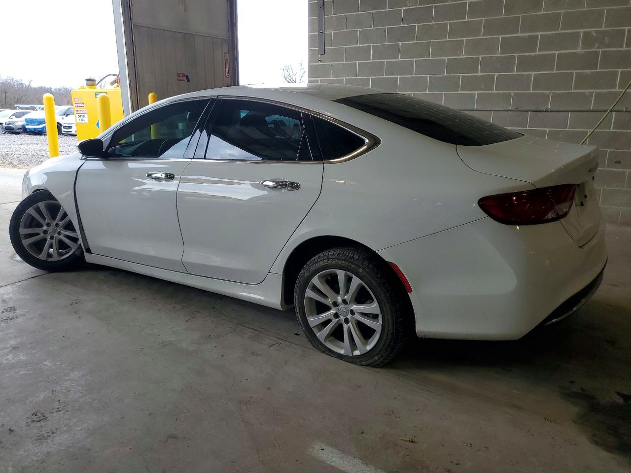 2016 CHRYSLER 200 LIMITED photo 2