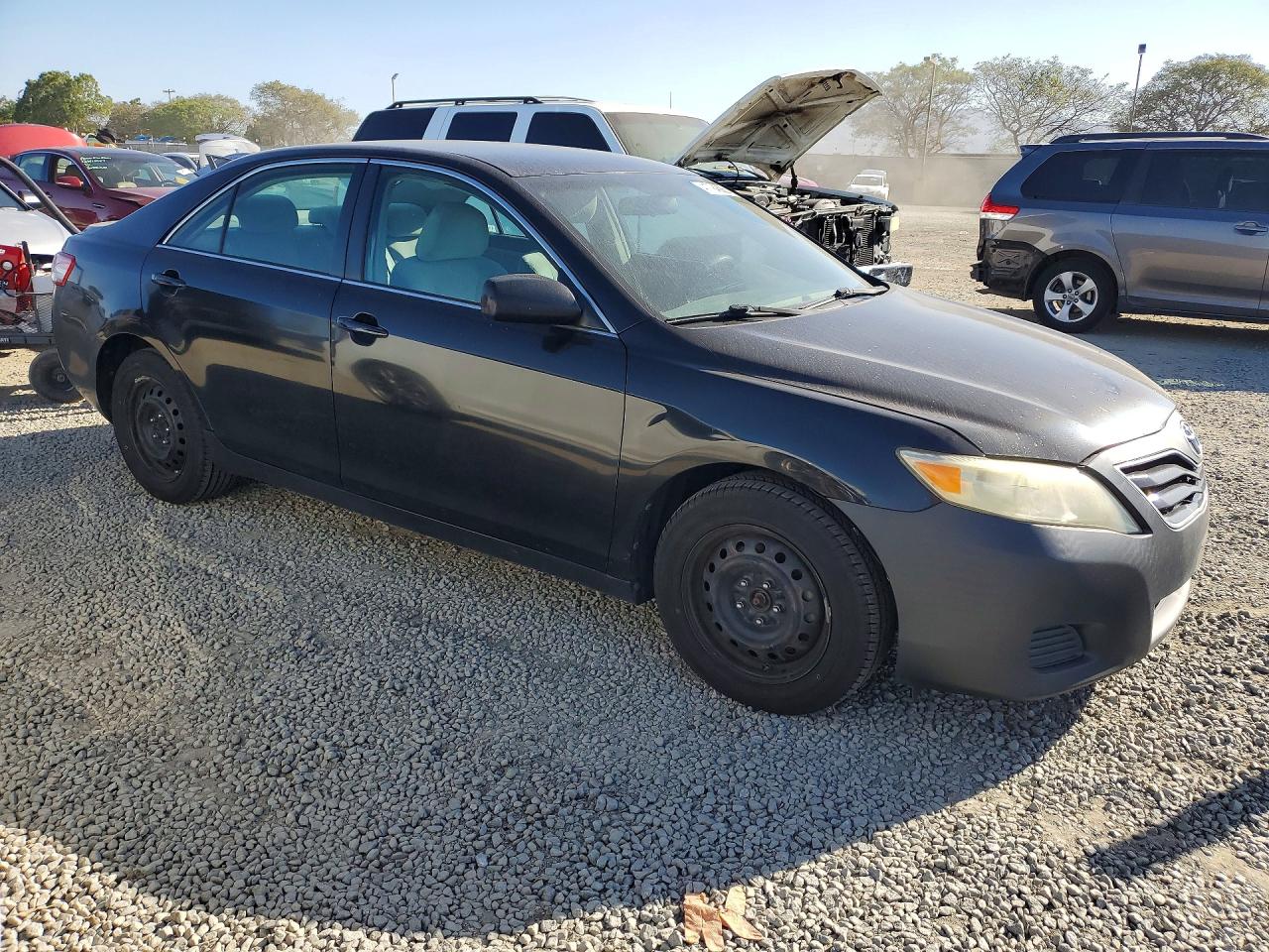 2010 TOYOTA CAMRY LE photo 10