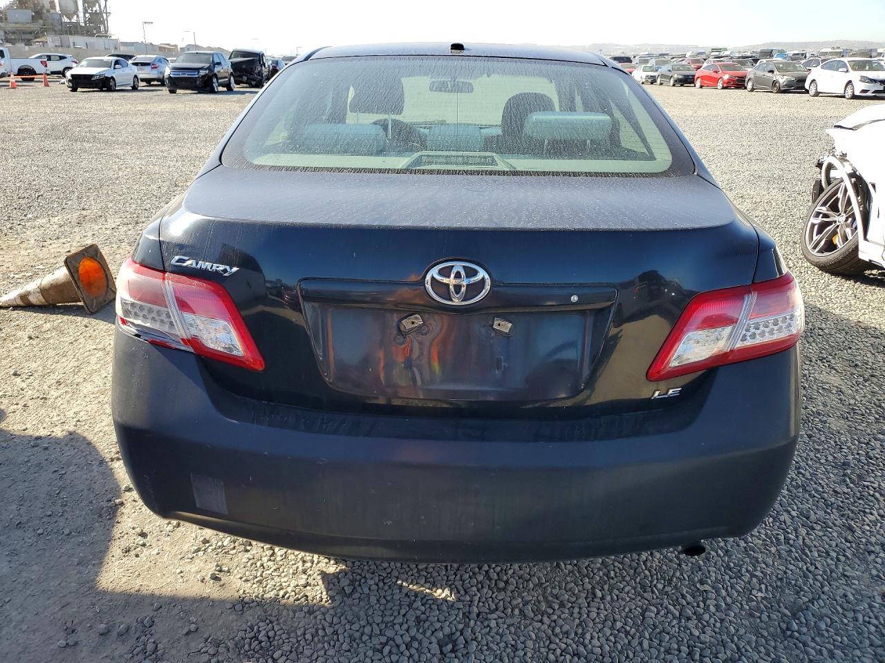 2010 TOYOTA CAMRY LE photo 16