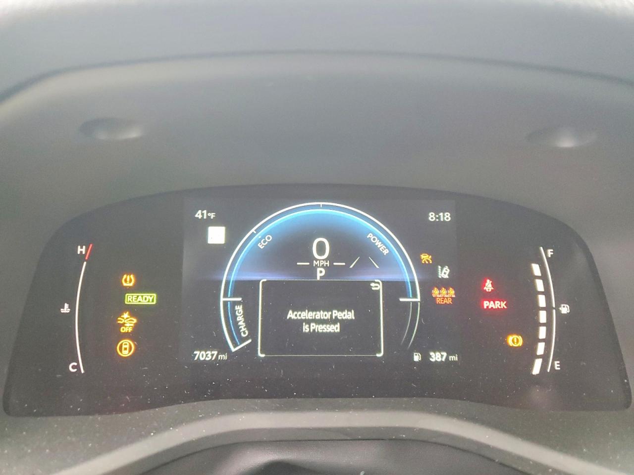 2025 TOYOTA CAMRY LE photo 9
