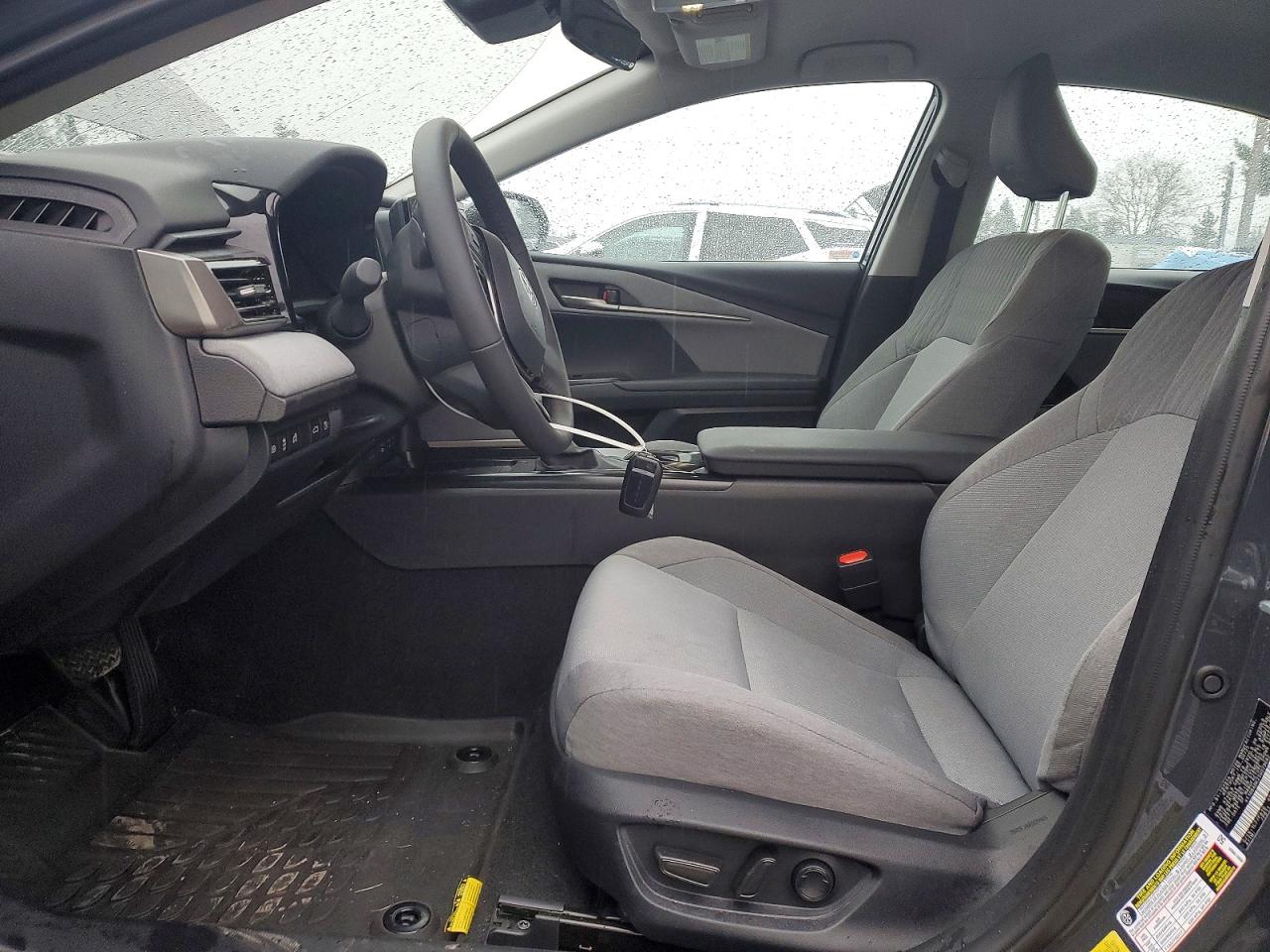 2025 TOYOTA CAMRY LE photo 7