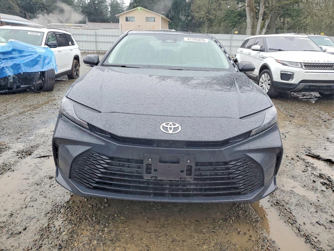 2025 TOYOTA CAMRY LE photo 5
