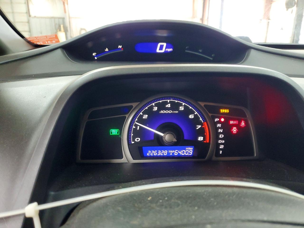 2010 HONDA CIVIC LX photo 9