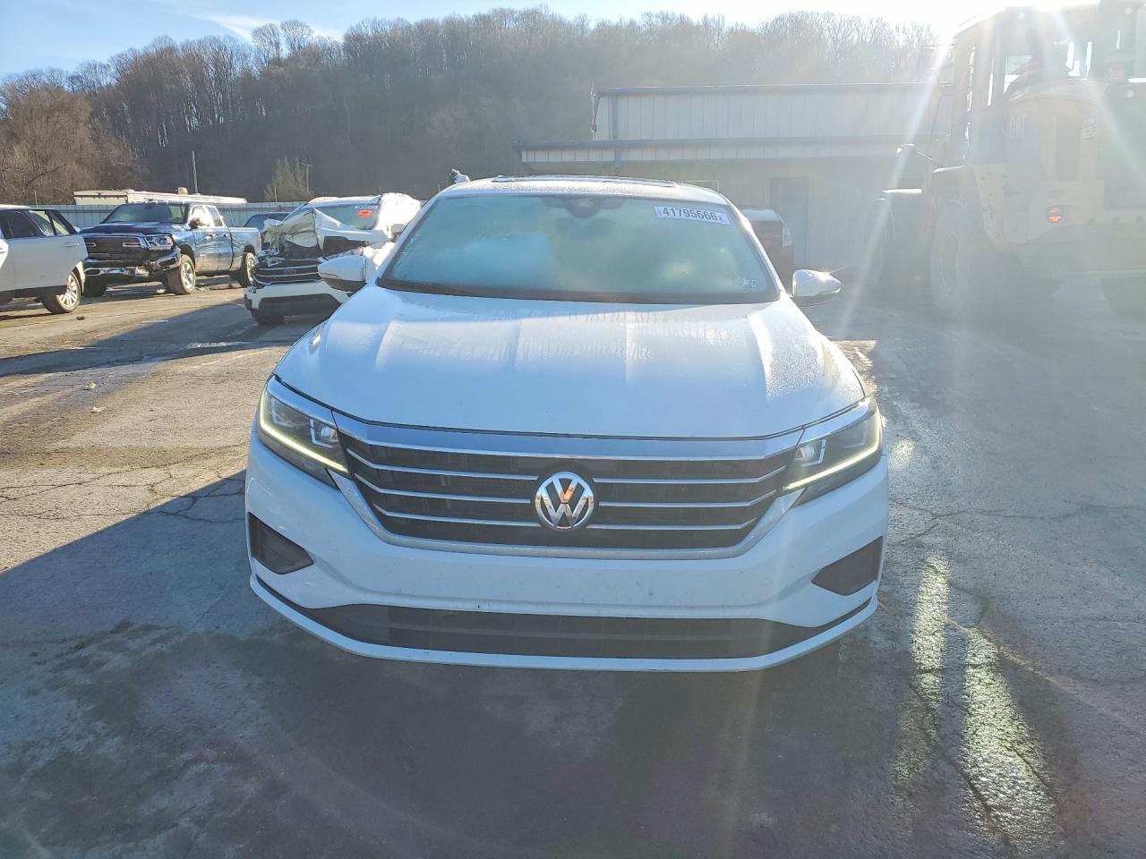 2021 VOLKSWAGEN PASSAT SE photo 5