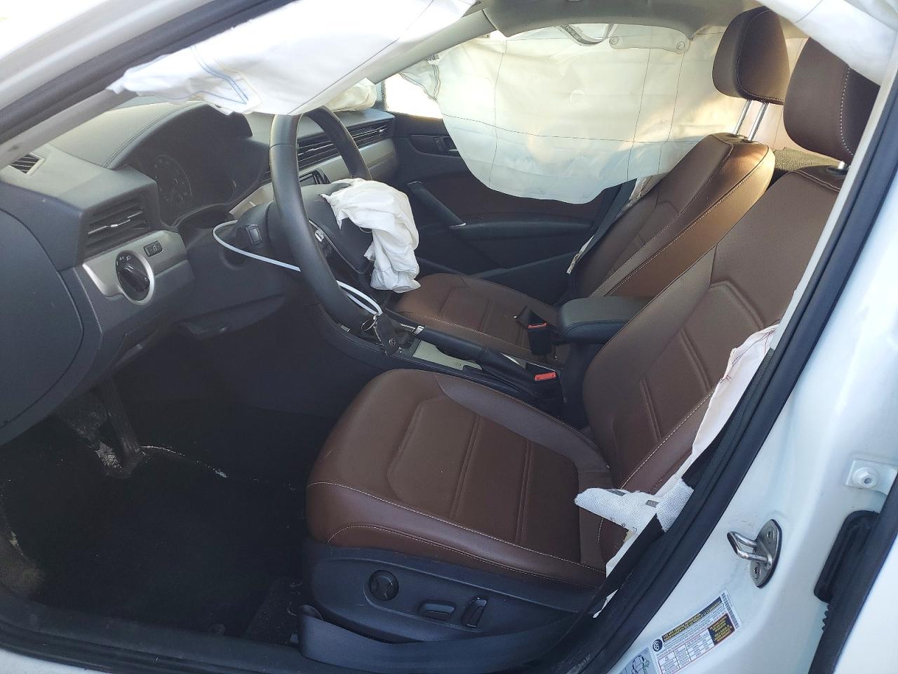 2021 VOLKSWAGEN PASSAT SE photo 7
