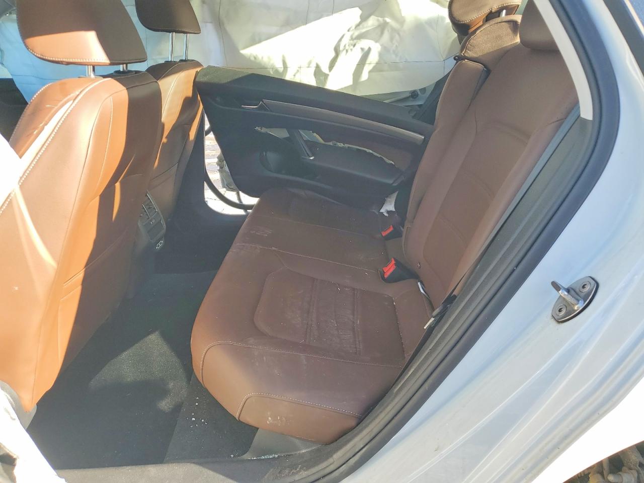 2021 VOLKSWAGEN PASSAT SE photo 10