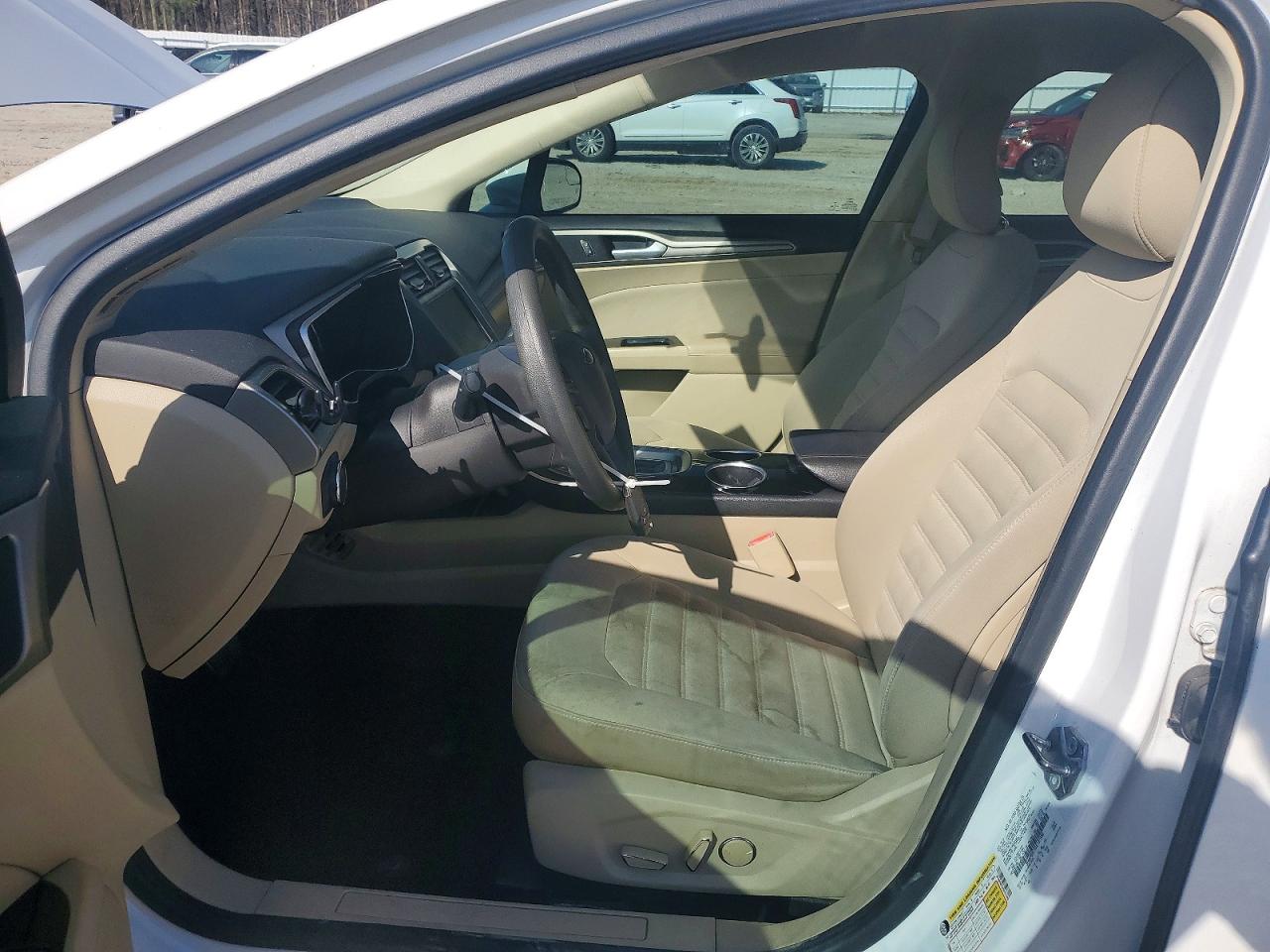 2013 FORD FUSION SE photo 19