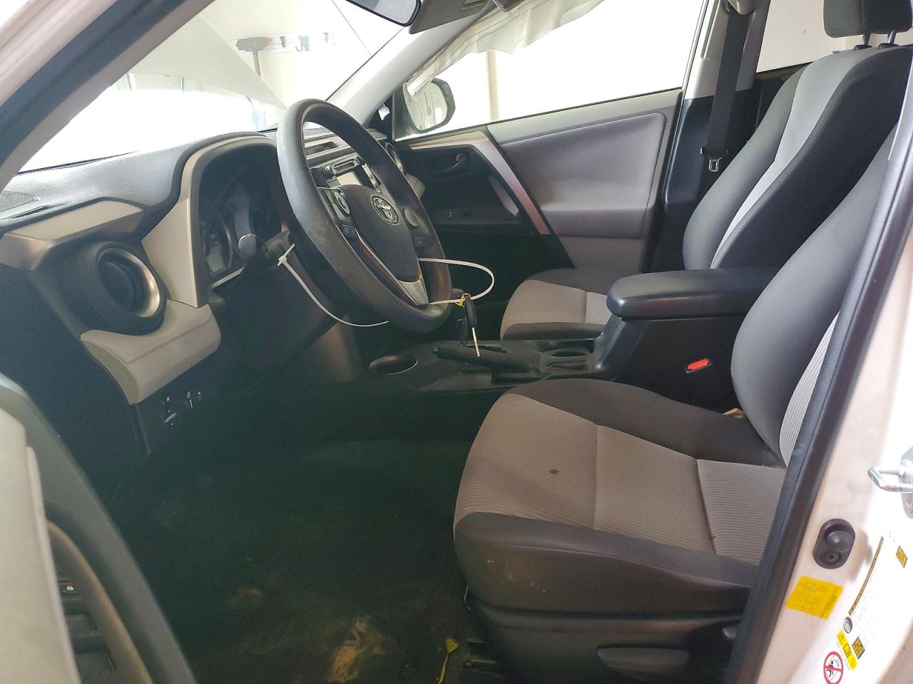 2013 TOYOTA RAV4 LE photo 13