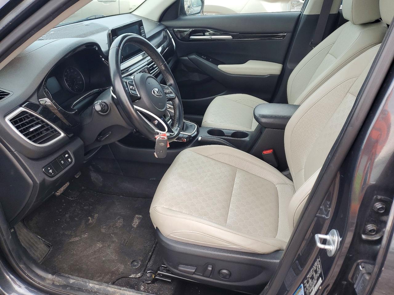 2021 KIA SELTOS EX photo 13