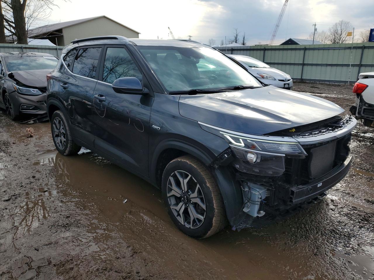 2021 KIA SELTOS EX photo 7