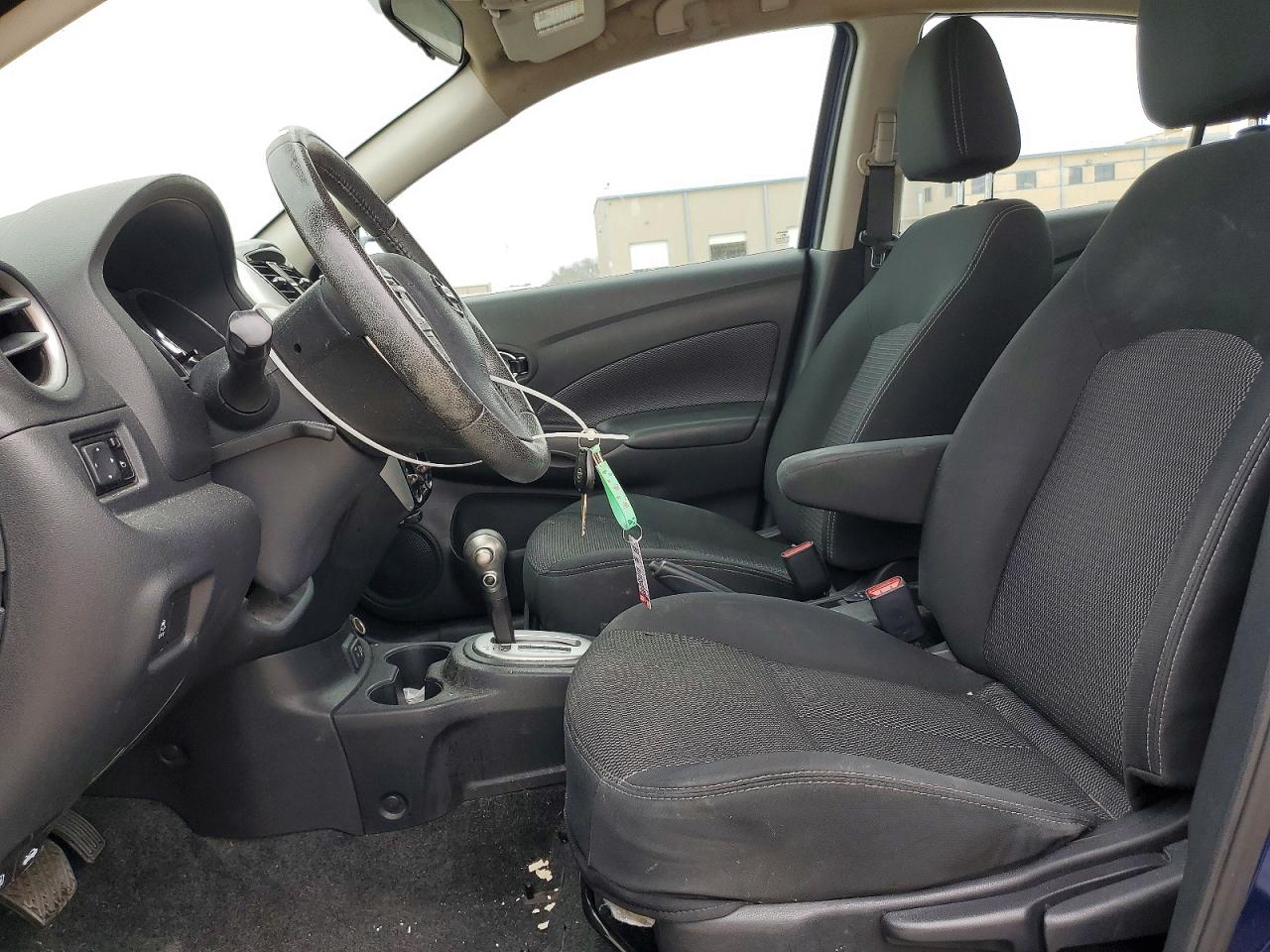 2018 NISSAN VERSA SV photo 13