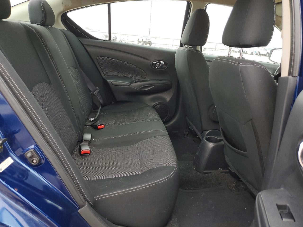 2018 NISSAN VERSA SV photo 19