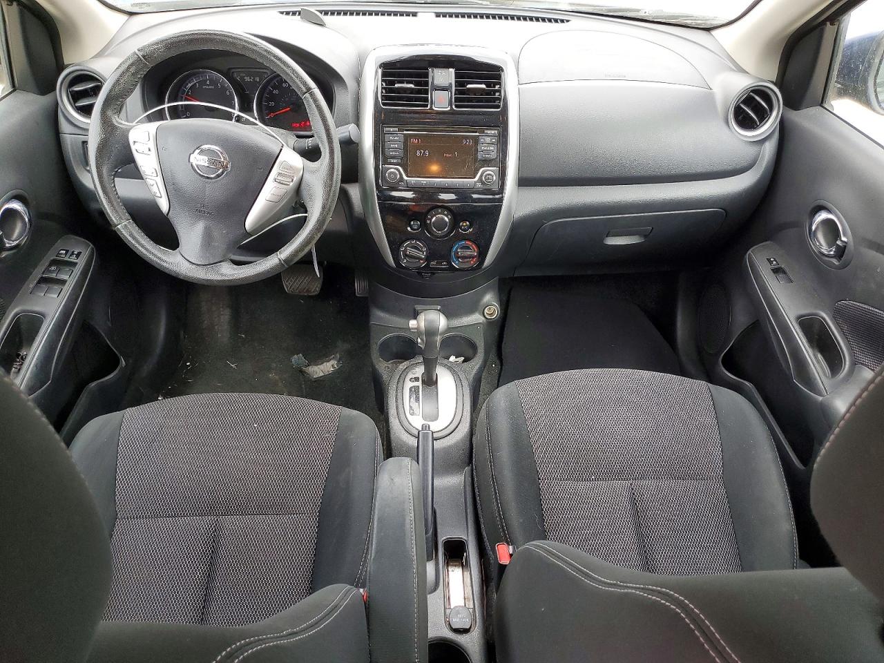 2018 NISSAN VERSA SV photo 15