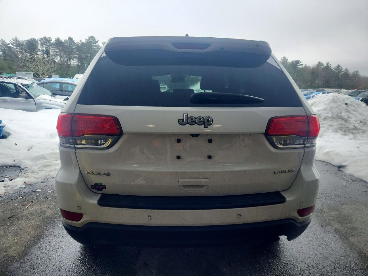 2018 JEEP GRAND CHEROKEE LAREDO photo 16
