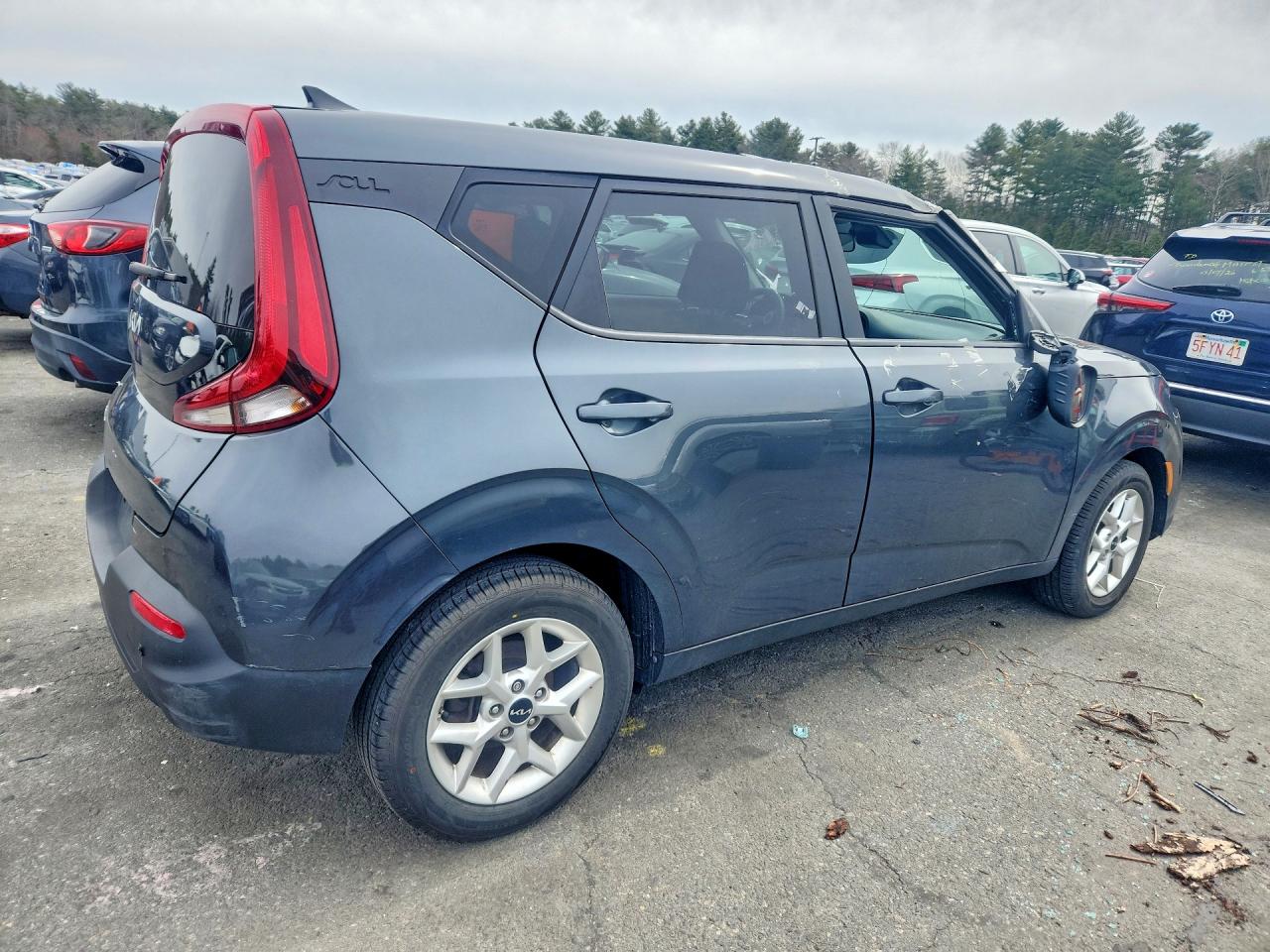 2022 KIA SOUL LX photo 3