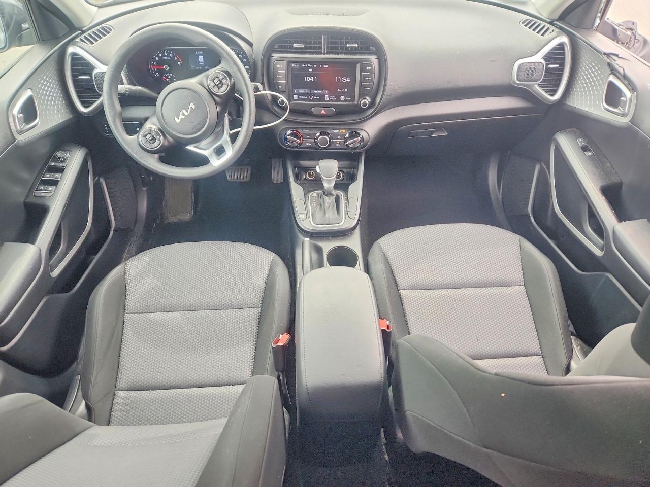 2022 KIA SOUL LX photo 8