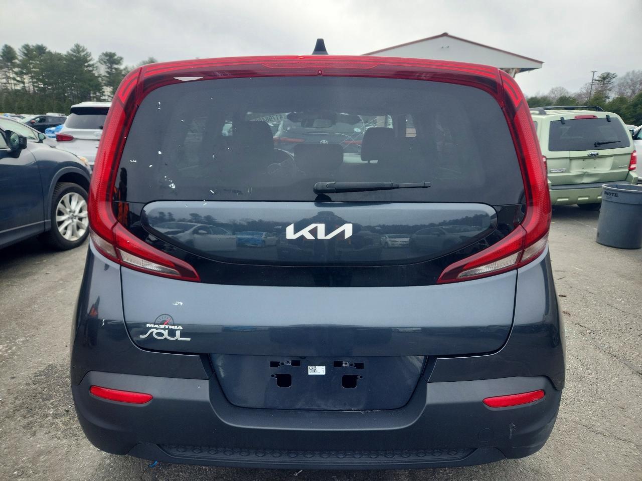 2022 KIA SOUL LX photo 6