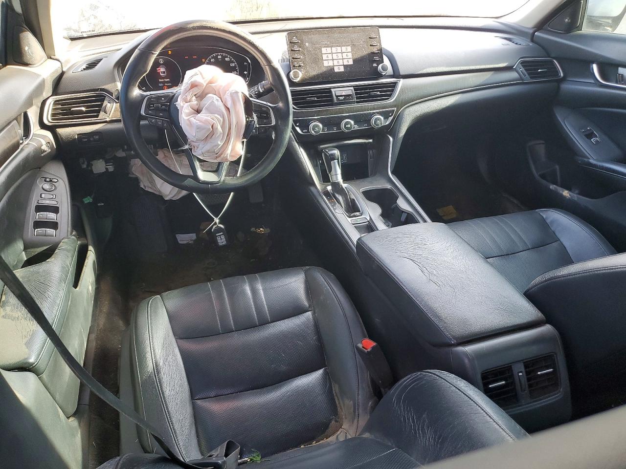 2018 HONDA ACCORD photo 15