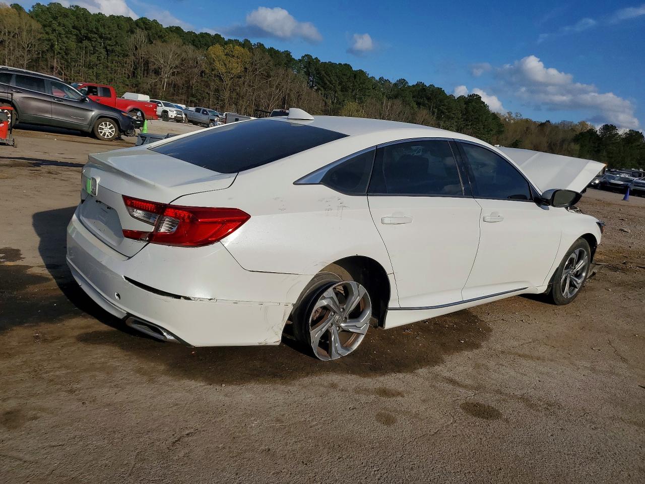 2018 HONDA ACCORD photo 5