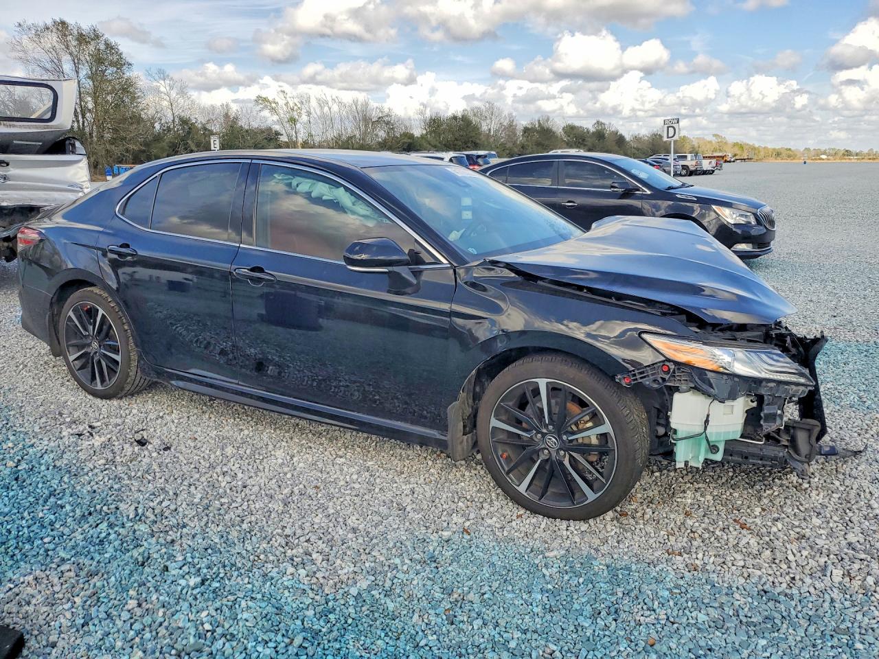 2019 TOYOTA CAMRY photo 7