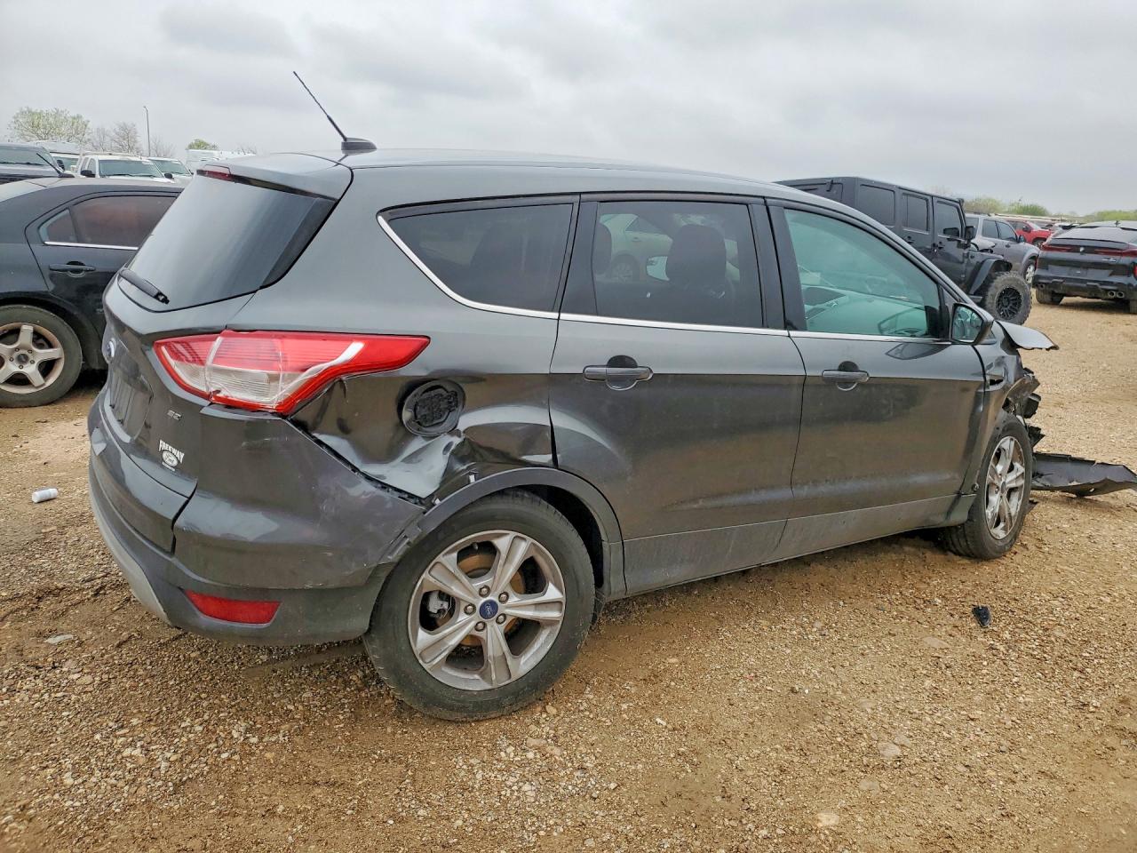 2015 FORD ESCAPE SE photo 3