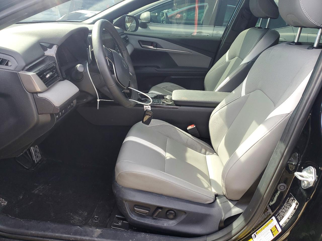 2025 TOYOTA CAMRY SE photo 13