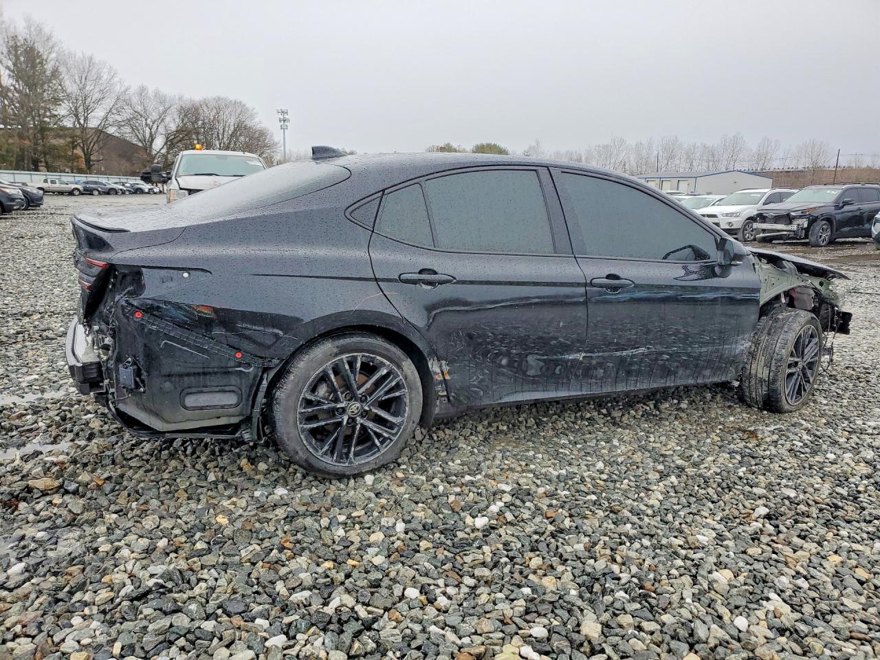 2025 TOYOTA CAMRY SE photo 5