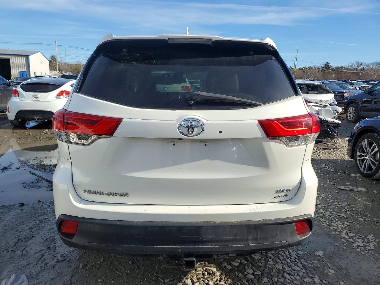 2017 TOYOTA HIGHLANDER XLE photo 11