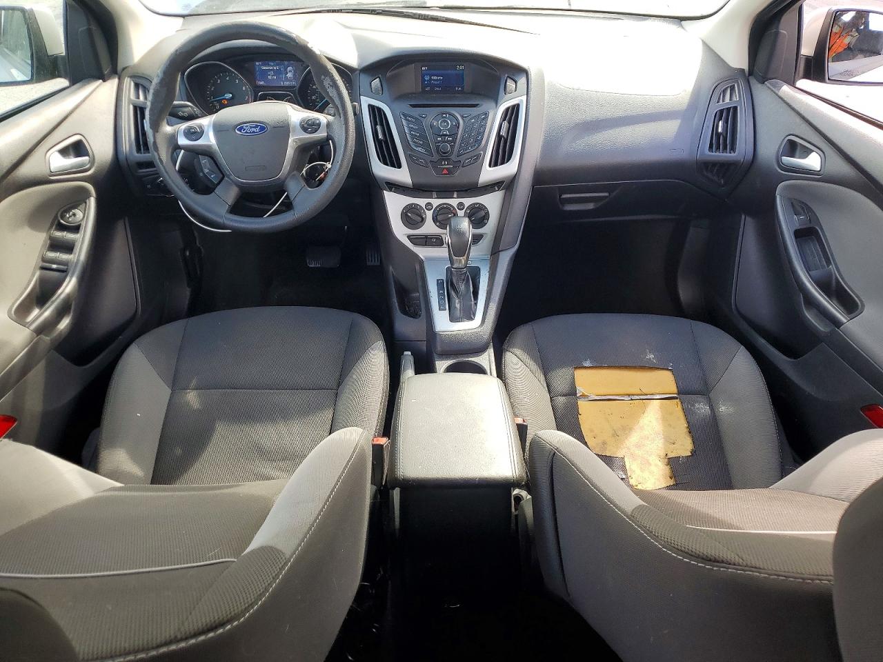 2014 FORD FOCUS SE photo 15