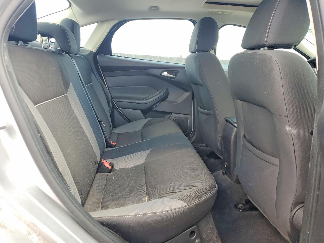 2014 FORD FOCUS SE photo 19