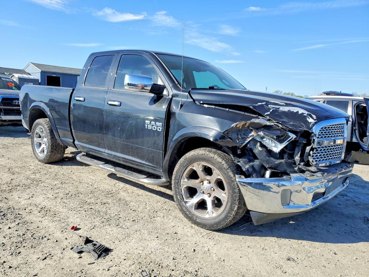 2017 RAM 1500 LARAMIE photo 4