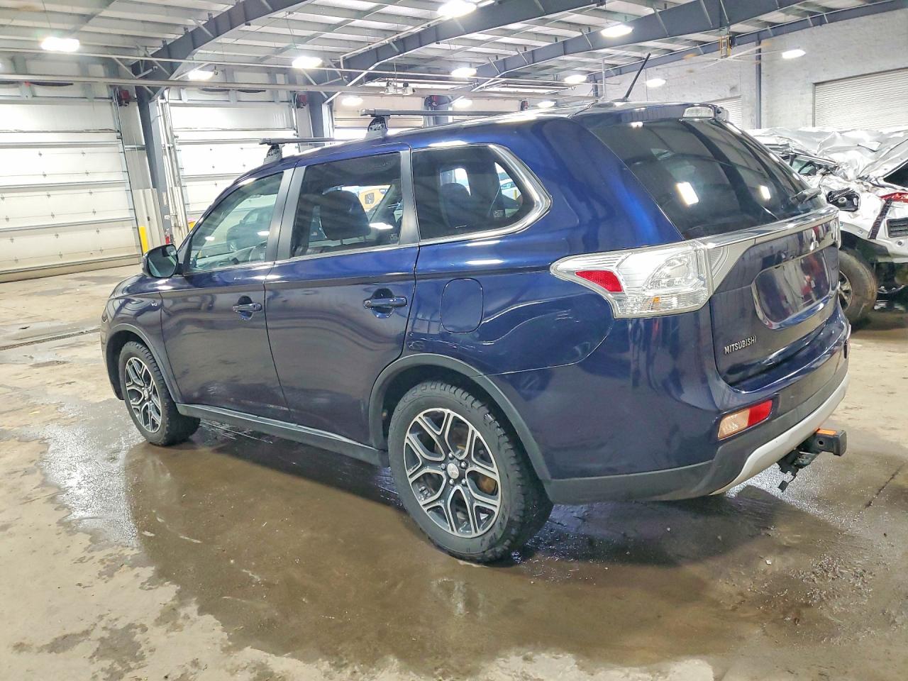 2015 MITSUBISHI OUTLANDER GT photo 2