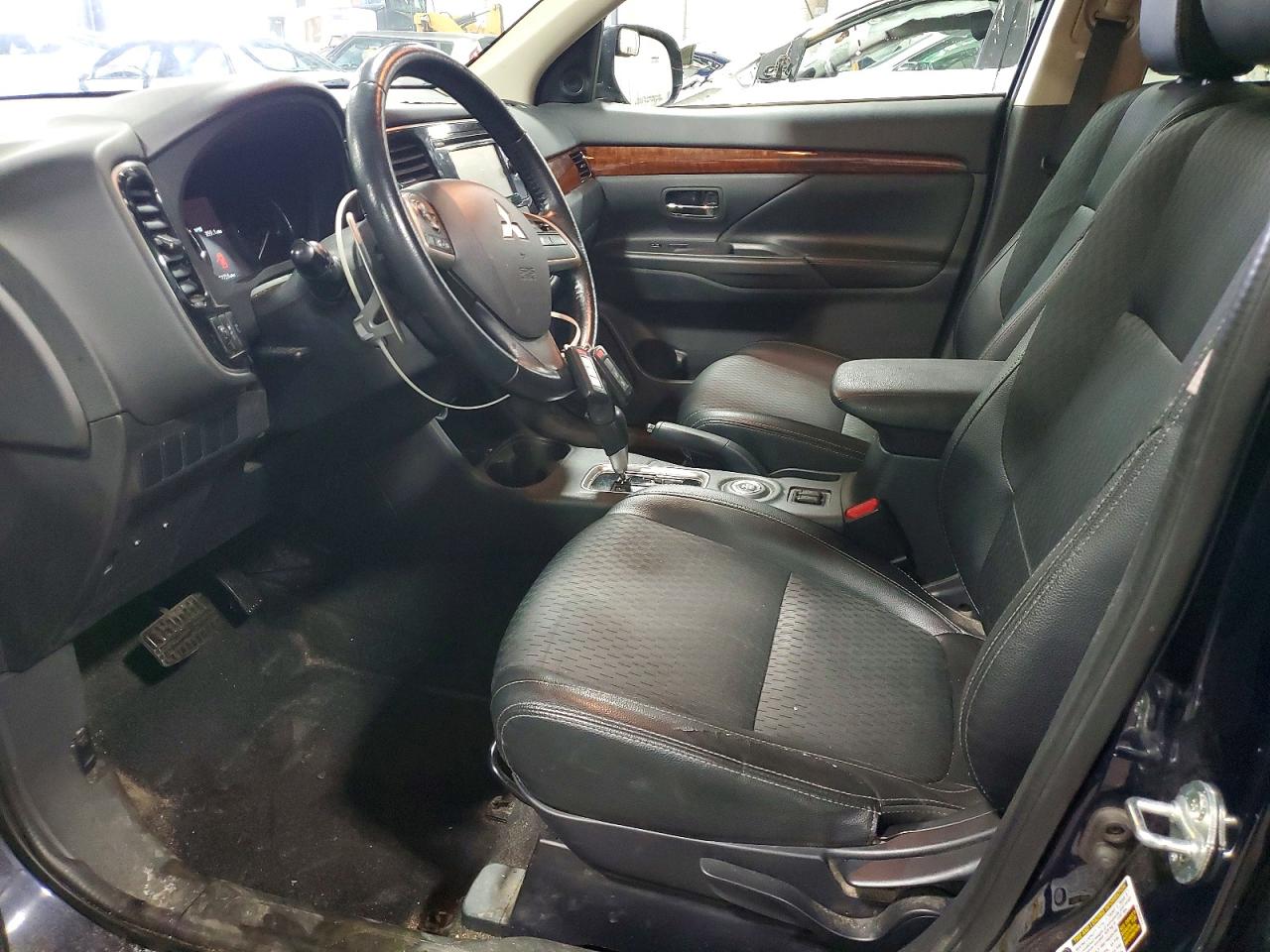 2015 MITSUBISHI OUTLANDER GT photo 7