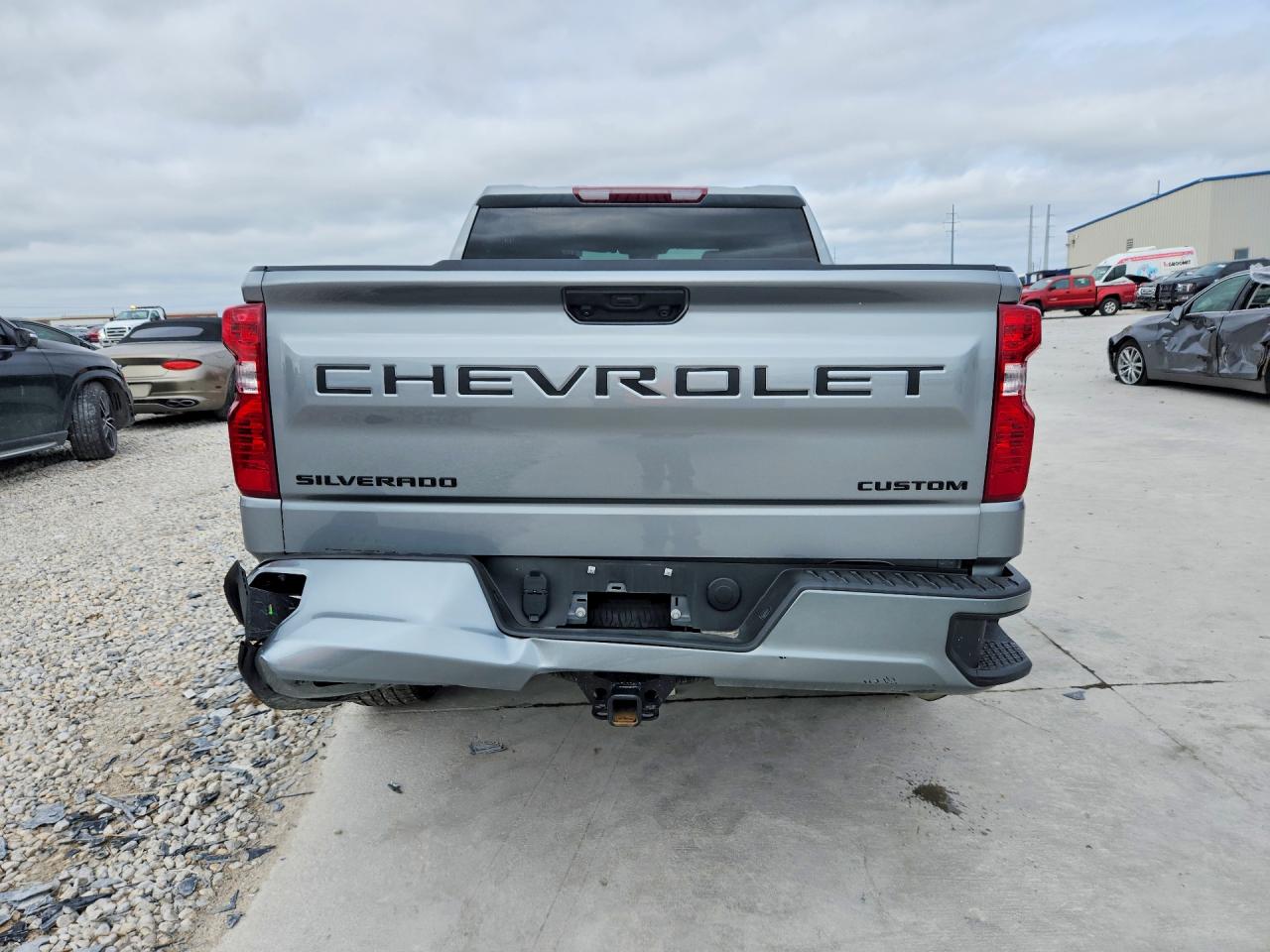 2025 CHEVROLET SILVERADO C1500 CUSTOM photo 11