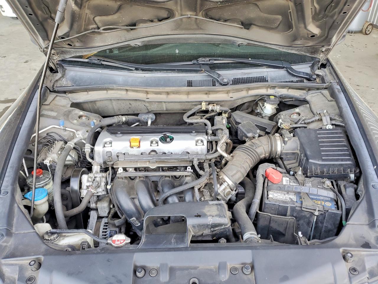 2010 HONDA ACCORD LX photo 11