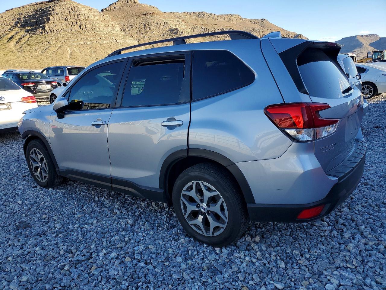 2021 SUBARU FORESTER PREMIUM photo 2