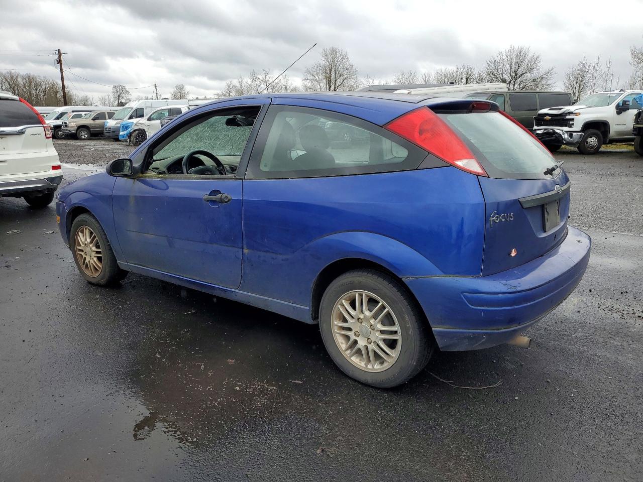 2005 FORD FOCUS ZX3 photo 2