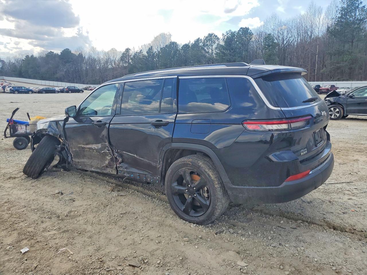 2023 JEEP GRAND CHEROKEE L LIMITED photo 3