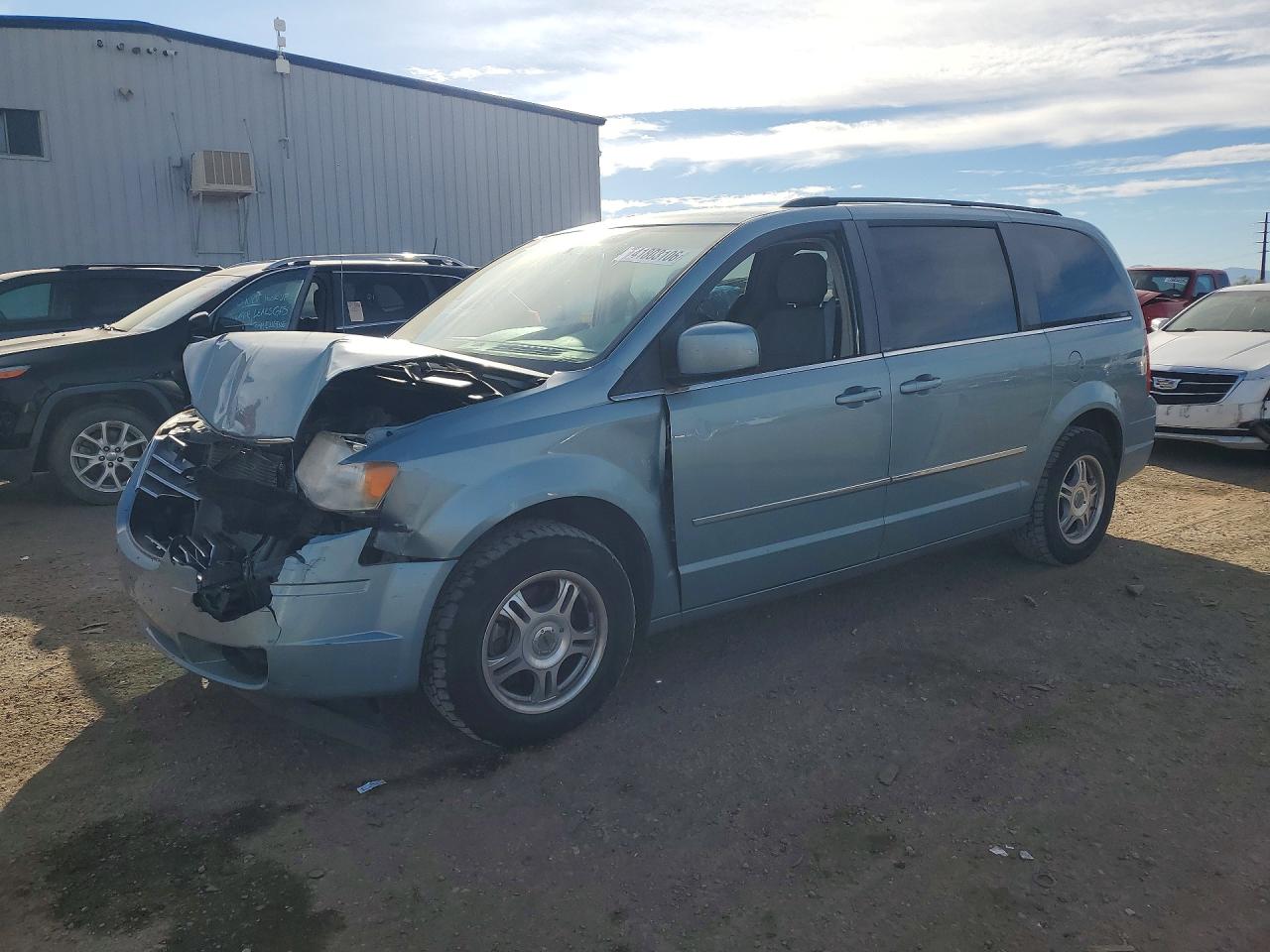 2010 CHRYSLER TOWN & COUNTRY