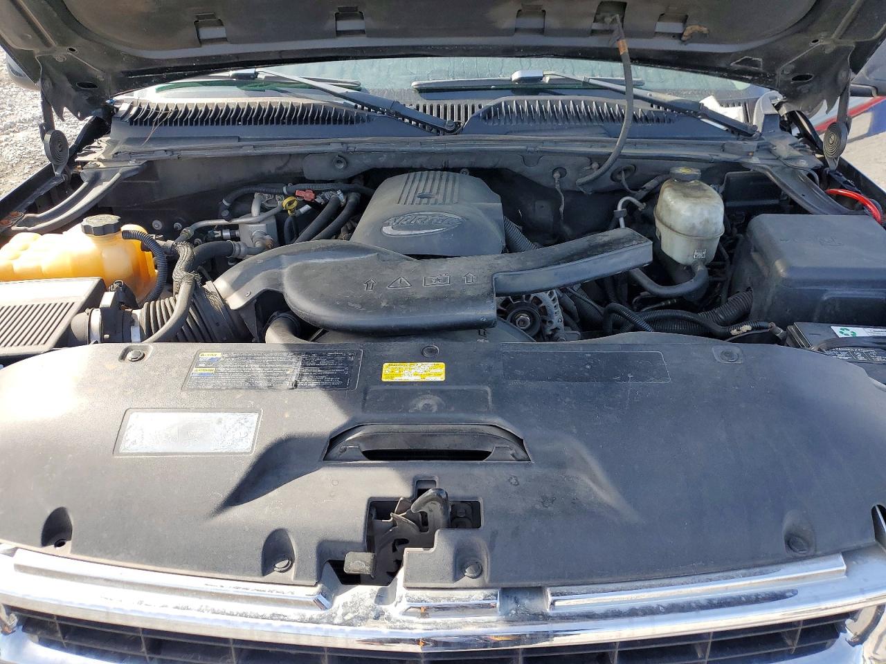 2004 CHEVROLET SUBURBAN C1500 photo 11